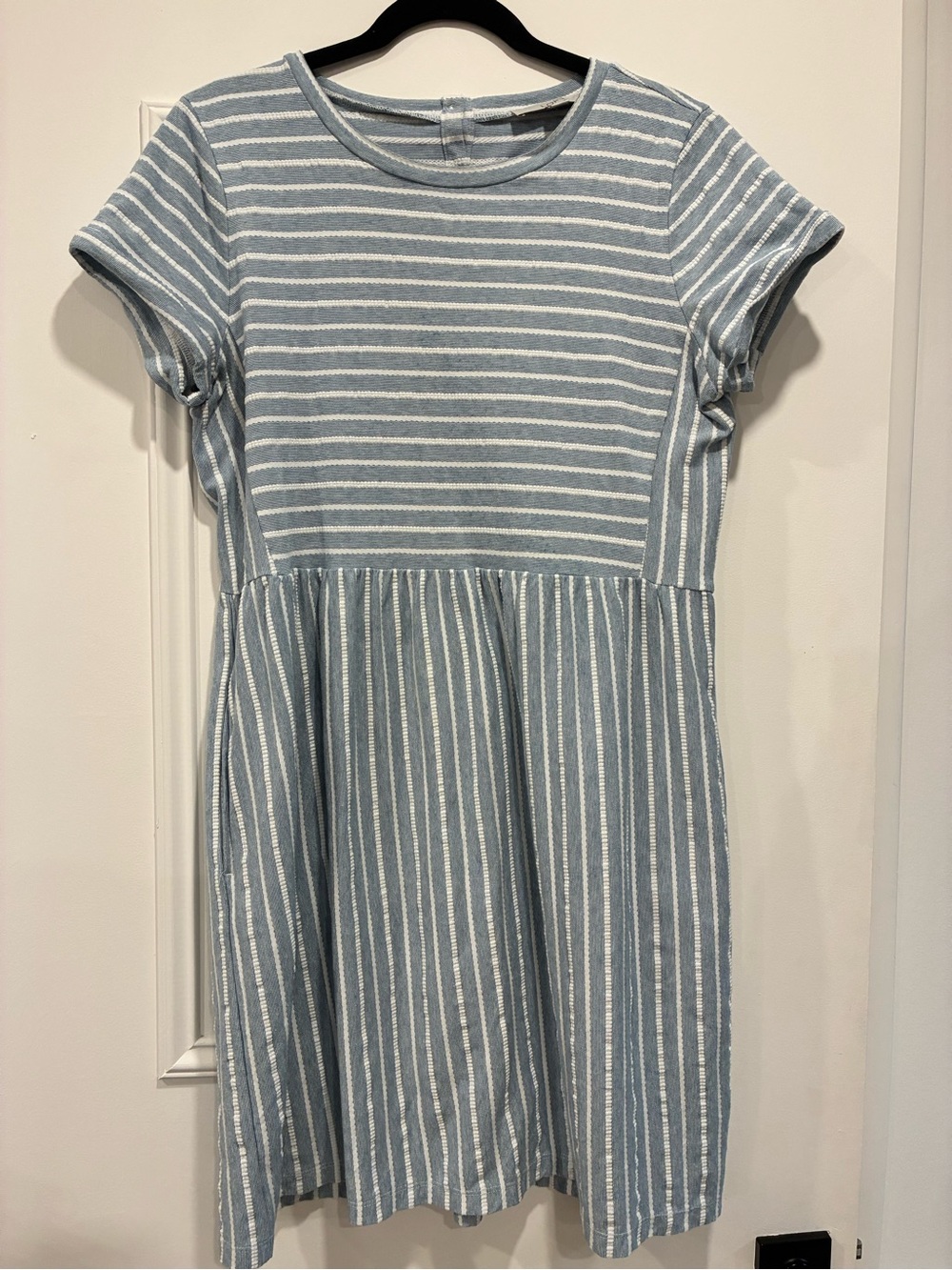 LOFT Blue and White Striped Women’/ Casual Dress
